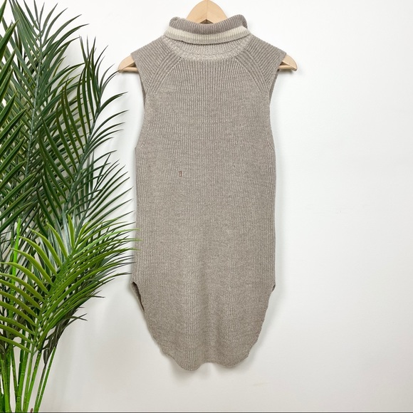KIT and ACE Traverse Sleeveless Turtleneck Sweater - Picture 5 of 9